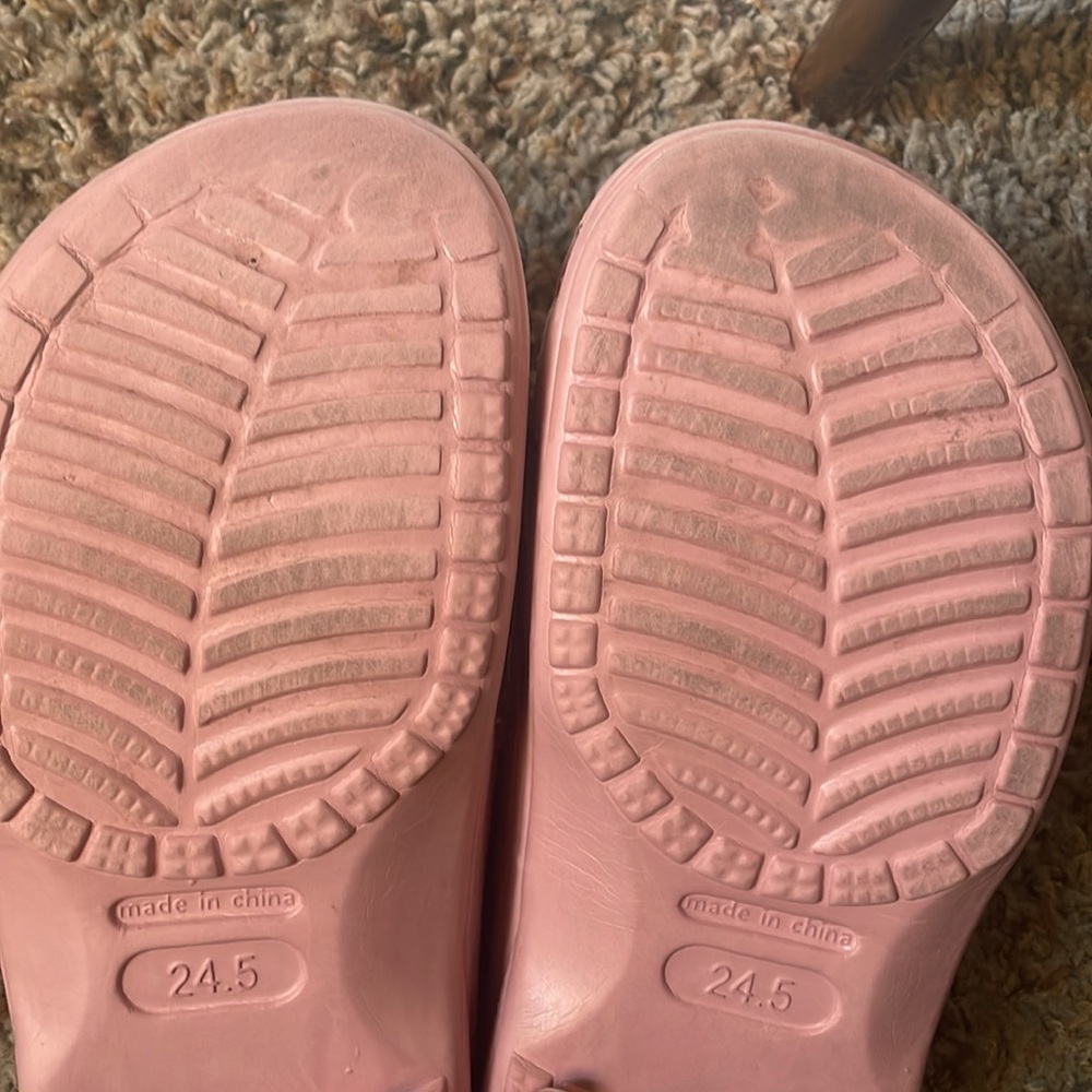 Pink clogs - Picture 3 of 12